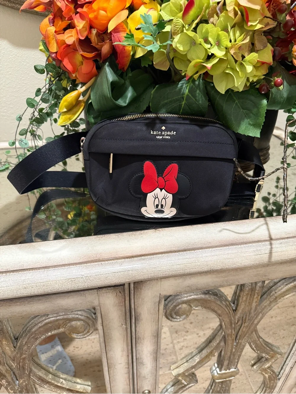 kate spade black Minnie Mouse crossbody belt bag with red bow